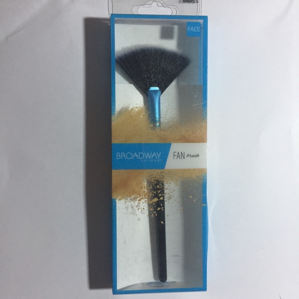 Broadway Colors Makeup Fan Brush
